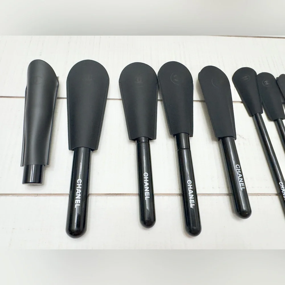 NEW Chanel Takeaways Makeup Bag & Makeup Brush Bundle